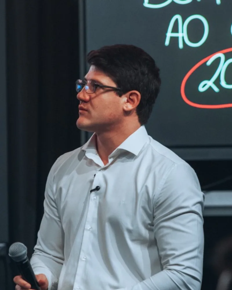 Hermano · CEO da LAKS · Gestão e vendas